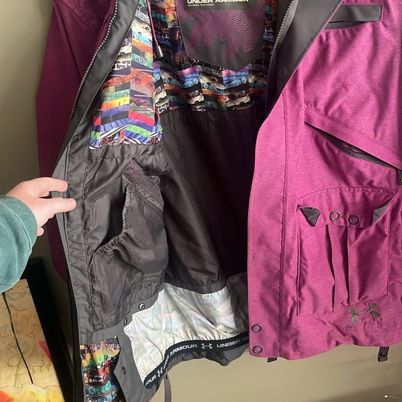 EUC WOMENS MEDIUM UNDEr ARMOUR COLD GEAR WINTER SNOW SKI JACKET - Picture 9 of 12